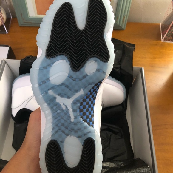 Jordan Legend Blue 11 Retro Lows - Picture 5 of 9